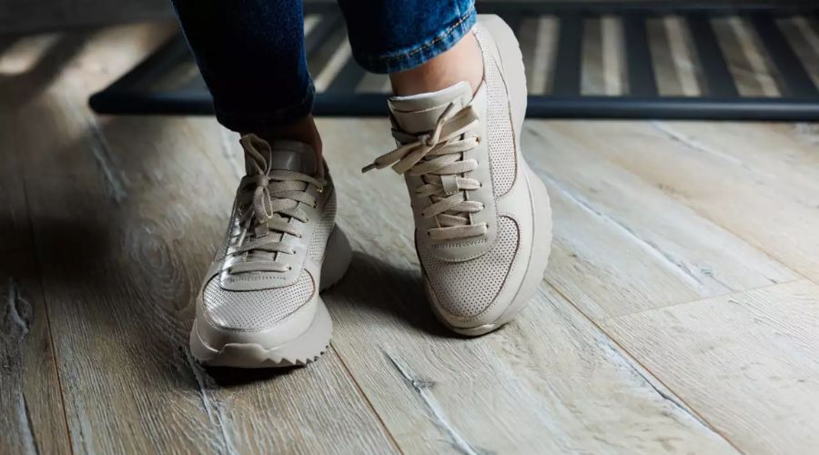 Womwn Sneakers | The Pennywize